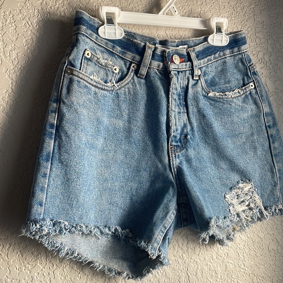 Denim shorts TOMMY HILFIGER (4)distressed - Picture 3 of 15